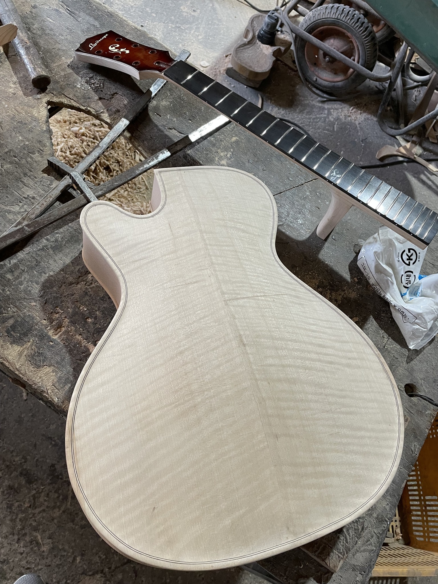 AR-201 back