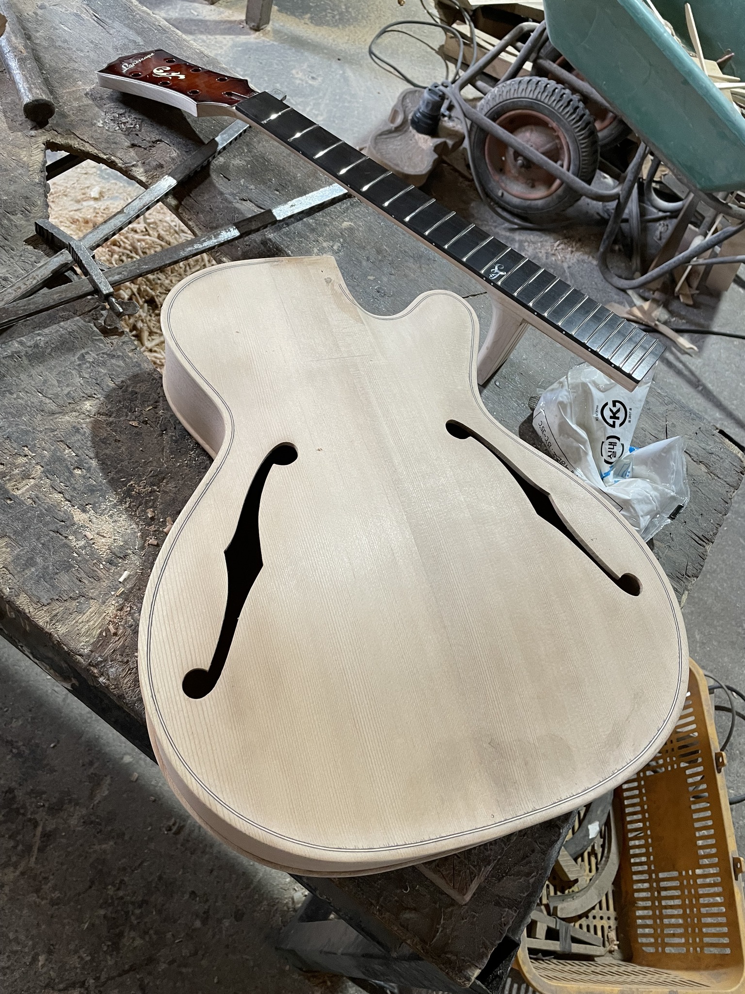 AR-201 body